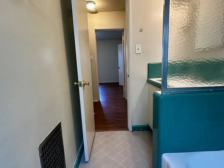 1116 N Louise St — Photo 27