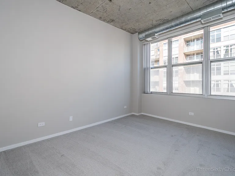1000 W Adams St — Photo 12
