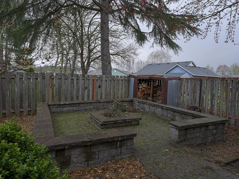 1555 SW Gilson Ct — Photo 41