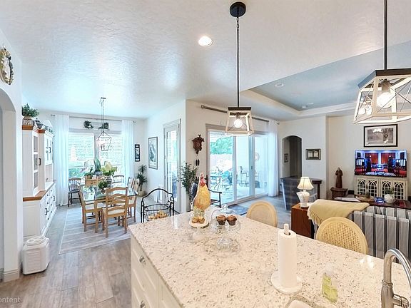3rd image of 5853 W Venetian Dr