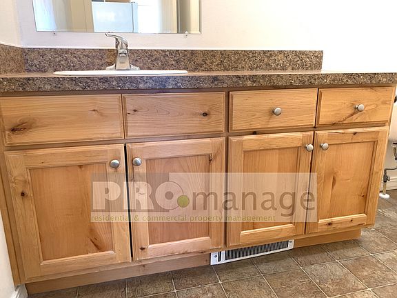 5th image of 1370 E 16th St APT 1