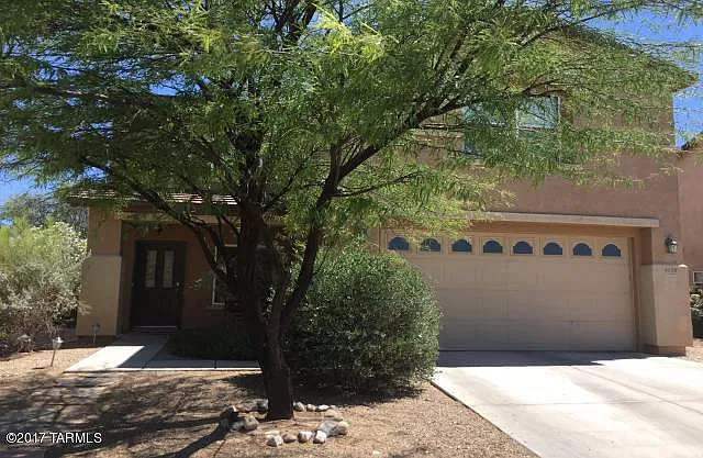 3 bed, 2.5 bath, 2121 sqft, $1,950 — Photo 1