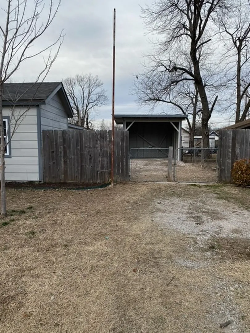 **Charming 3-Bedroom, 2-Bath Home in West Tulsa $1,195/Month — Photo 2