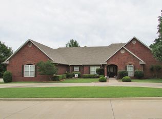 3008 River Oaks Dr, Muskogee, OK 74403