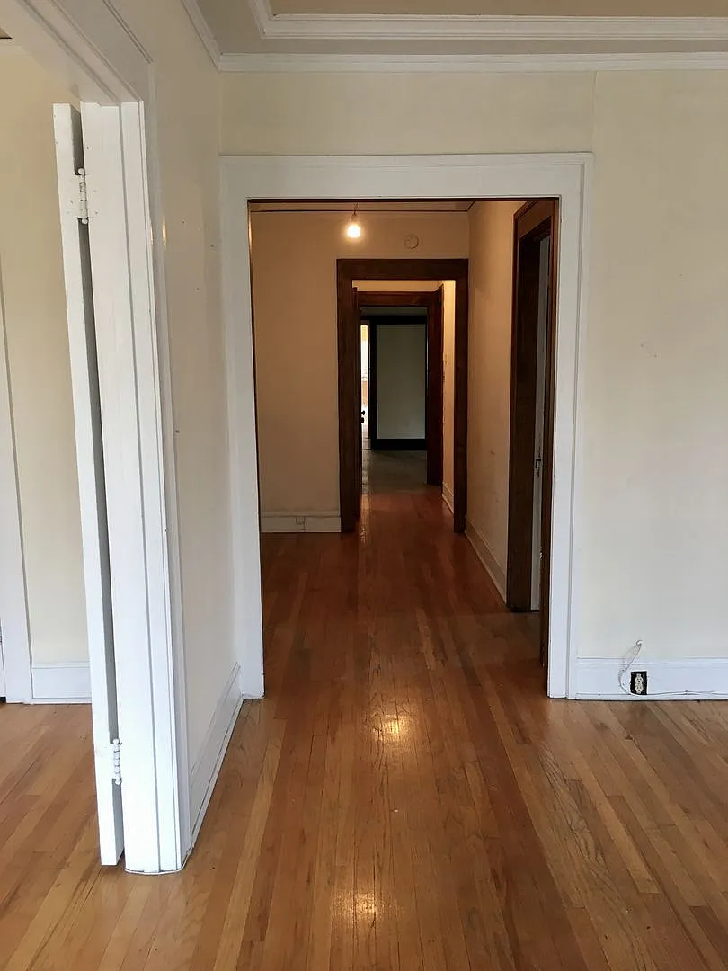 5752-58 N Winthrop Ave — Photo 3