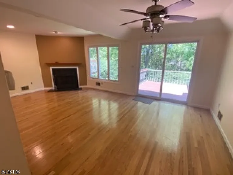 8 Stockton Ct — Photo 7