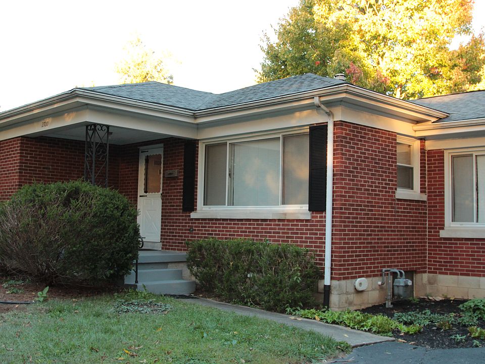 1st image of 2700 Southview Dr