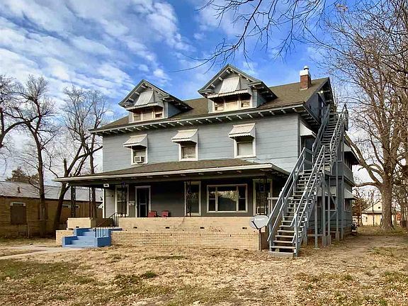 3rd image of 416 E 1st Ave