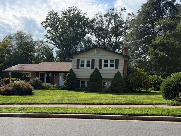 5204 Holden St, Fairfax, VA 22032