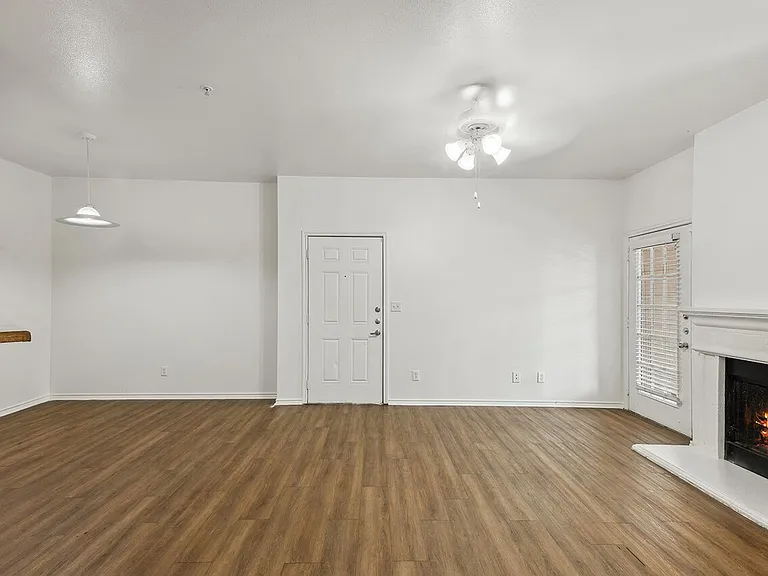 Cypress View Villas Apartments — Photo 5