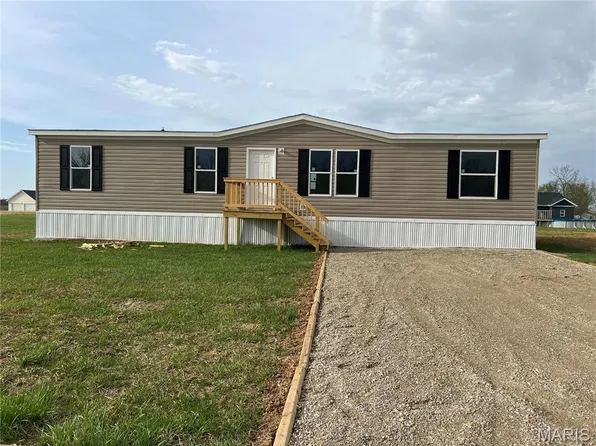 19859 Divine Rd, Lebanon, MO 65536