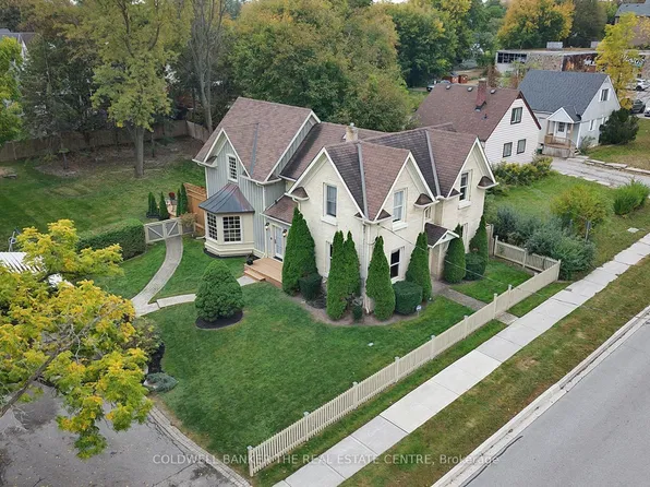 296 Eagle St, Newmarket, ON L3Y 1K1
