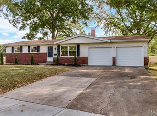 1580 Queens Dr, Florissant, MO 63031