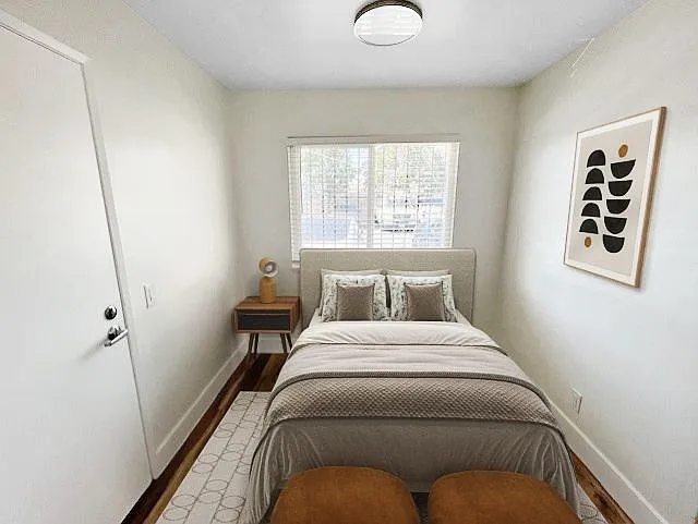 1330 W 57th St #102 — Photo 5