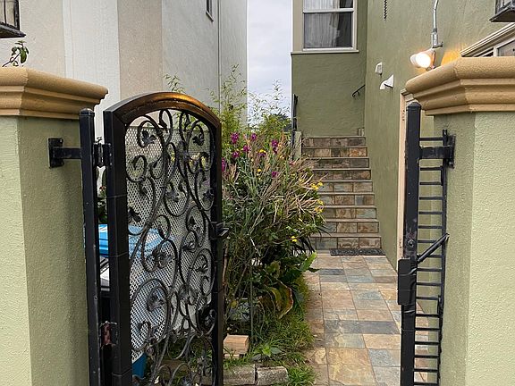 2nd image of 485 Eucalyptus Dr #102