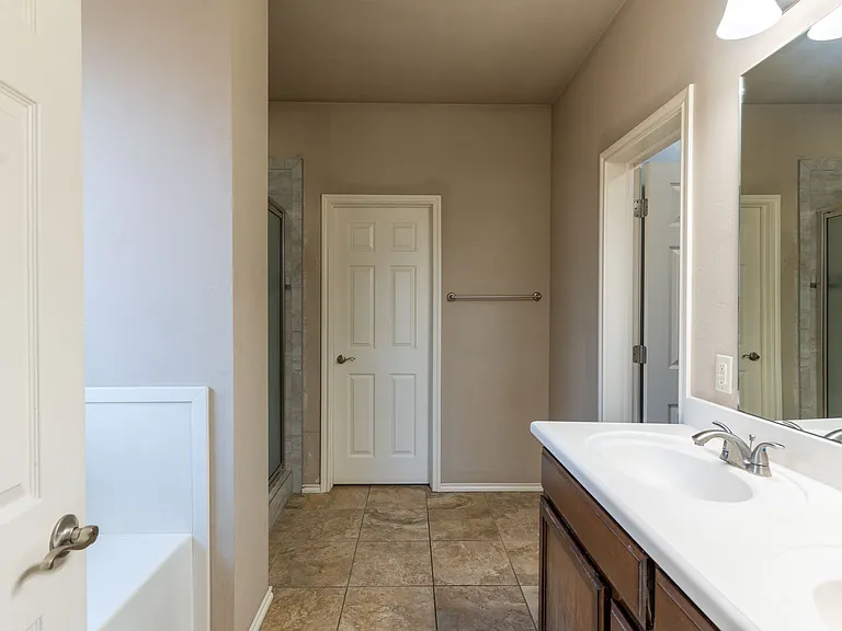 2801 Sunflower Dr — Photo 7