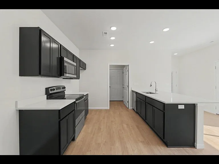 423 S All Hallows St — Photo 7