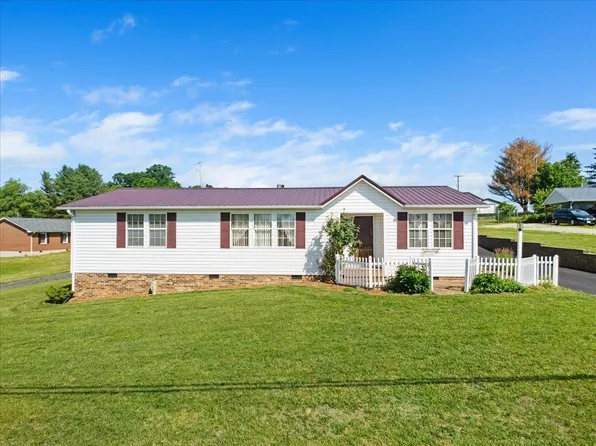 7727 Brooklyn Rd, Radford, VA 24141