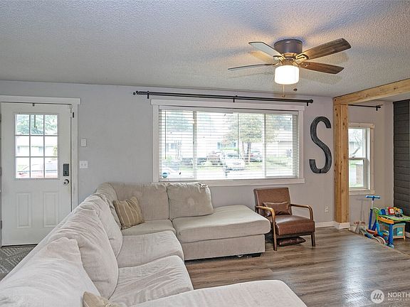 5th image of 17016 6th Avenue Ct E