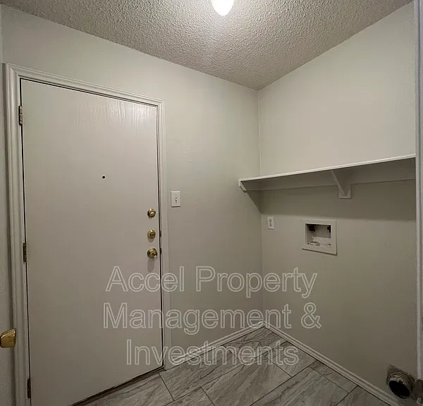 5408 N 35th St — Photo 13