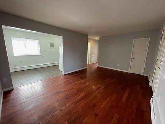 3rd image of 18711 Schoolcraft APT 3