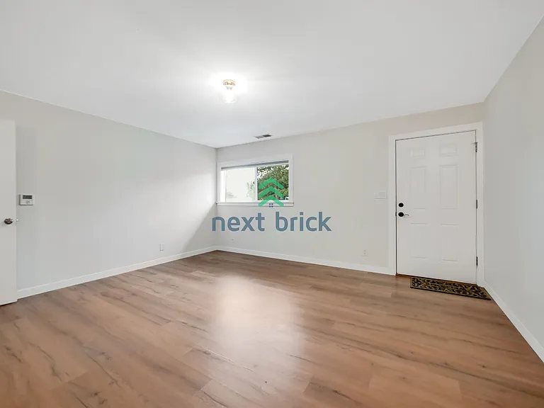 3036 SW Roxbury St — Photo 4