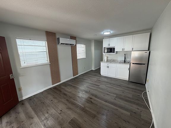 3rd image of 2306 Musselwhite Ave #B