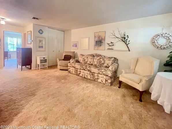 470B Thornbury Court, Lakewood, NJ 08701