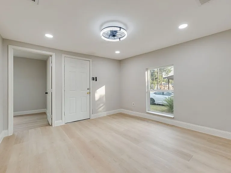 3703 Bertrand Ave — Photo 5