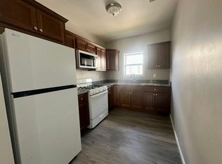 96 Wellington St APT 2, Fall River, MA 02720