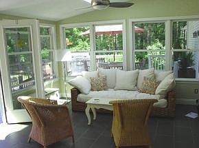 4th image of 11 Oakwood Ln