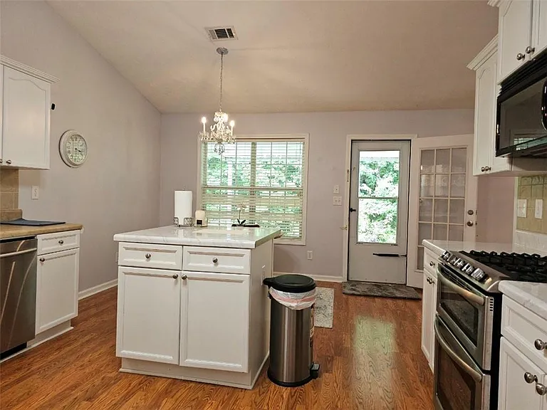 1620 Jami Hollow Way — Photo 25