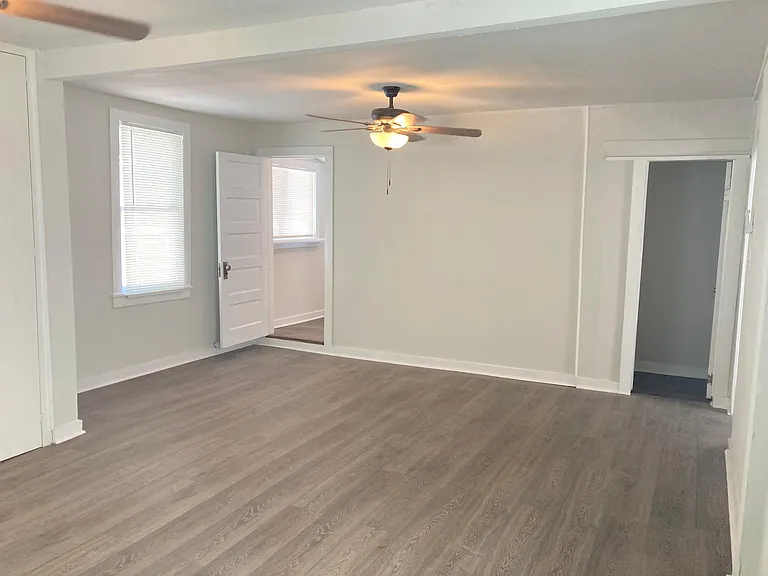 728 Moore St — Photo 14