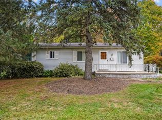 298 Game Dr, Munroe Falls, OH 44262