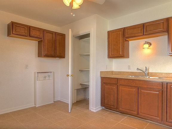 4th image of 3320 NE 20th Ave