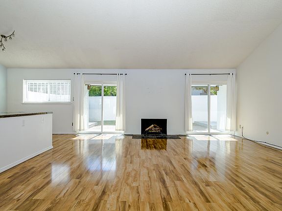 2nd image of 1 La Villita Ct NE