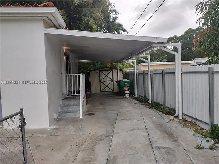 2700 SW 28th Ct #2700 — Photo 18