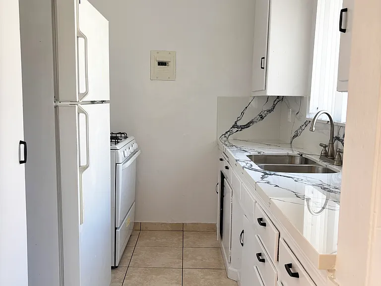 10433 Irene St #4 — Photo 7