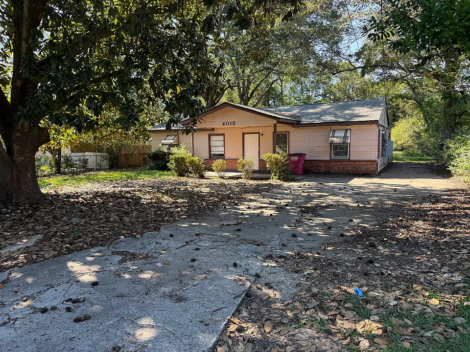 4015 Lindsey Dr