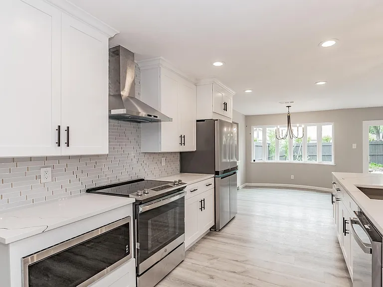 4015 Crown Shore Dr — Photo 18