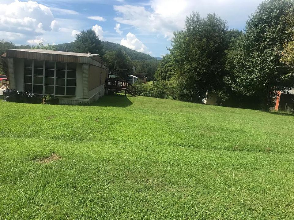 2nd image of 120 Wilderness Trl