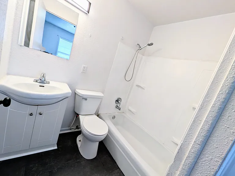 822 8th Ave #1 — Photo 8