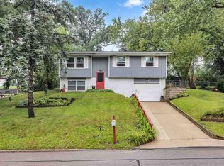 2623 Westwood Dr NW, Cedar Rapids, IA 52405