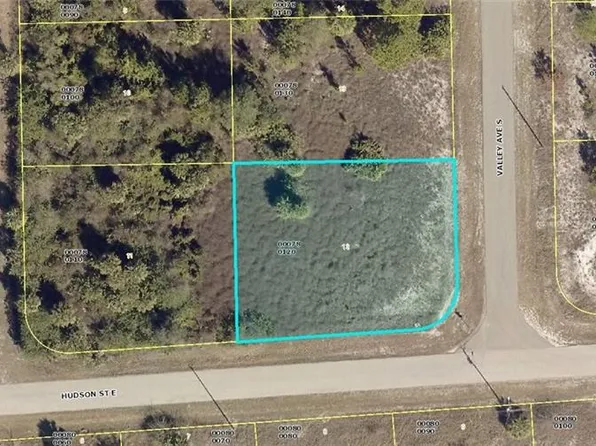 658 Valley AVE, LEHIGH ACRES, FL 33974