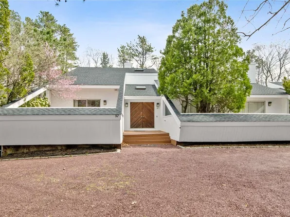 57 Griffing Road, East Quogue, NY 11942