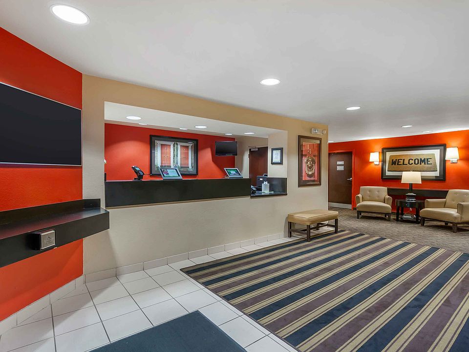 Lobby and Guest Check-in
