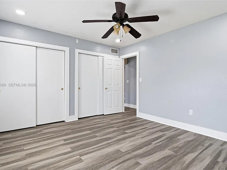 610 SW 2nd Ave #1 — Photo 16