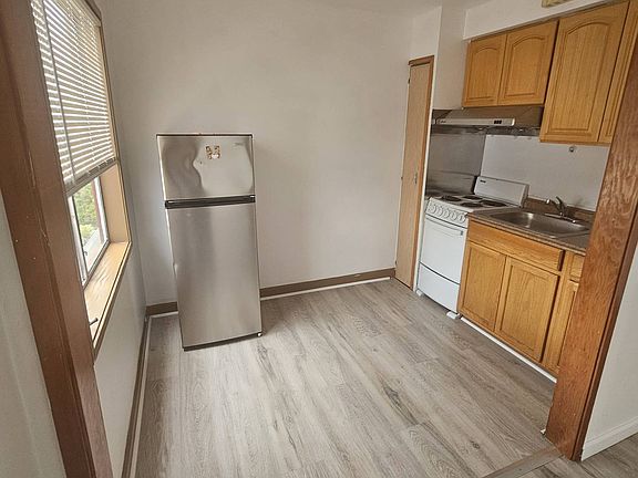 2nd image of 2599 61st Ave #C