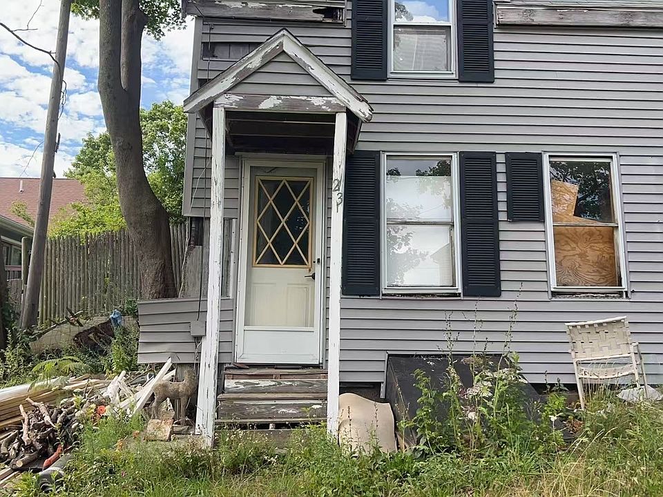 2nd image of 23 Island Ave