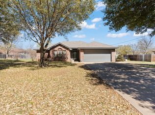 110 McAnear St, Cleburne, TX 76033